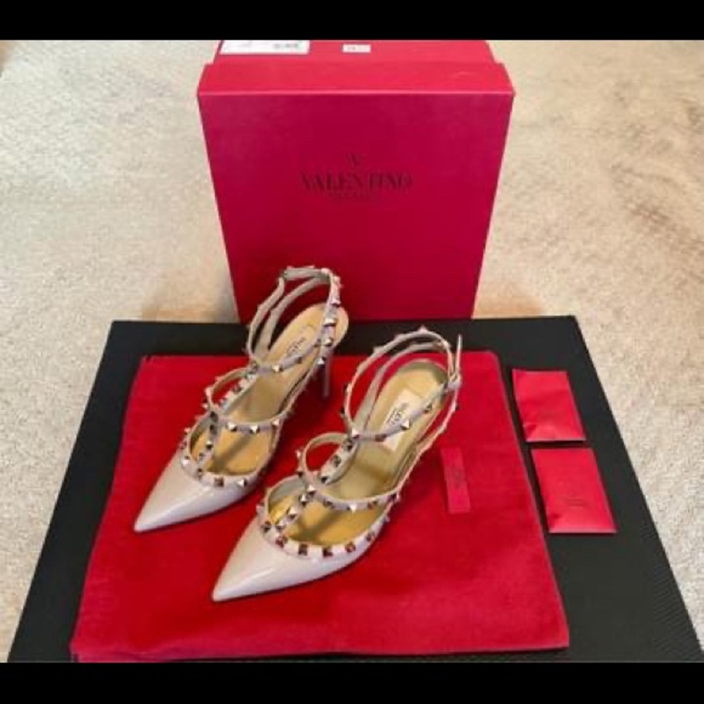 Valentino Garavani Rock-stud Leather Caged Pump